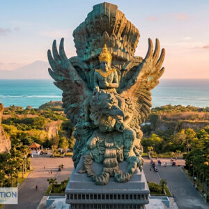 gwk-statue-uluwatu-temple